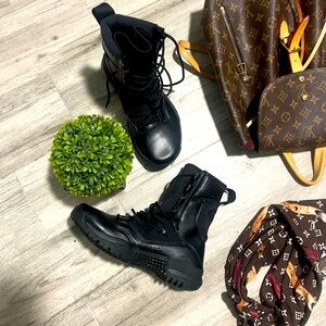 Nike tactical boots 
SFS